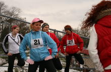 futáshoz bemelegítés Négy Évszak Maraton futóverseny Pusztaszabolcs