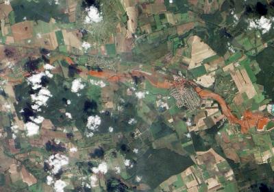 Magyarország műhold képe a vörösiszap katasztrófáról 