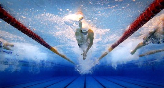 gyorsúszó felnőtt úszóedzések