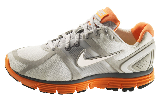 futócipők, Nike Lunarglide könnyű univerzális futócipő, a Nike bármilyen futóstílushoz ajánlja