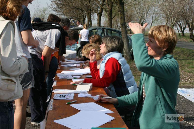 Tóparti Futóparti futáshoz készülve Reggel toparti_futoparti_futas_5545.jpg nevezés