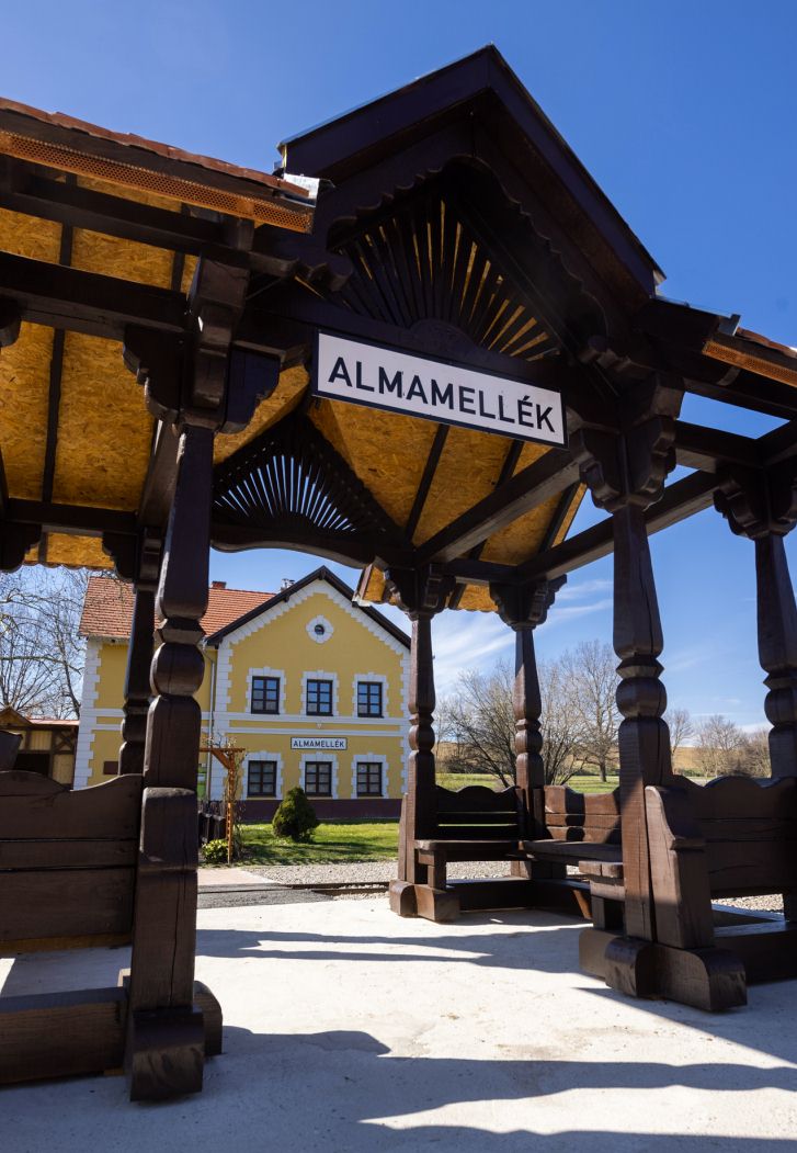  Almamellék