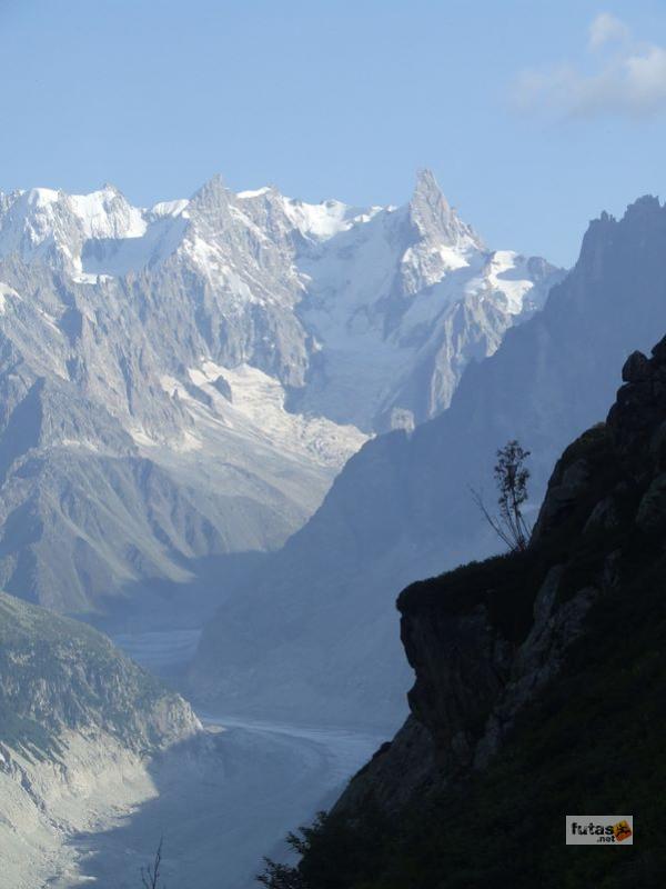 Ultra Trail du Mont-Blanc ultra_trail_du_mont_blanc_20420.jpg ultra_trail_du_mont_blanc_20420.jpg