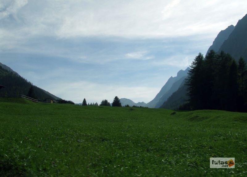 Ultra Trail du Mont-Blanc ultra_trail_du_mont_blanc_2215.jpg ultra_trail_du_mont_blanc_2215.jpg