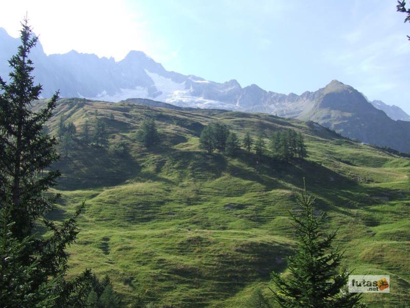 Ultra Trail du Mont-Blanc ultra_trail_du_mont_blanc_2259.jpg ultra_trail_du_mont_blanc_2259.jpg